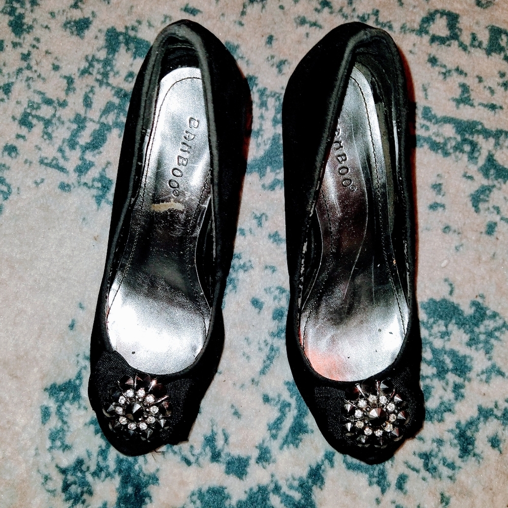 Black heels size 7